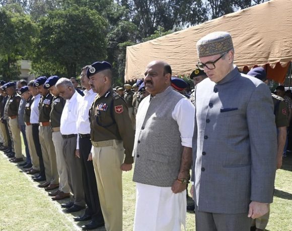J & K Chief Minister Omar Abdullah paid heartfelt tributes to Head Constable Jagbir Singh, who made the ultimate sacrifice during the Kathua encounter. Image Credit: X account @OmarAbdullah